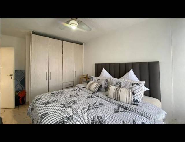 2 BEDROOM APARTMENT FOR SALE IN GLENWOOD